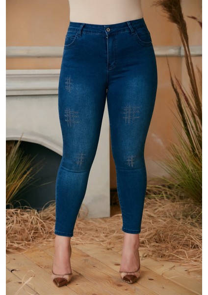 Taş Detaylı Büyük Beden Mavi Kot Pantolon