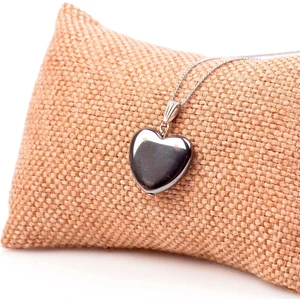 Taş Sandığı Hematit Taşı Kalp Kolye
