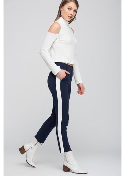 Pantolon - Yani Seritli Bilekte Kalem Pantolon | PNT19011 Lacivert