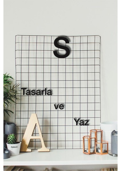 Alfabenin Tüm Harfleri Harfi Kendi Cümlelerini Yaz 2 Adet Helvetica Fontlu Duvar Yazısı