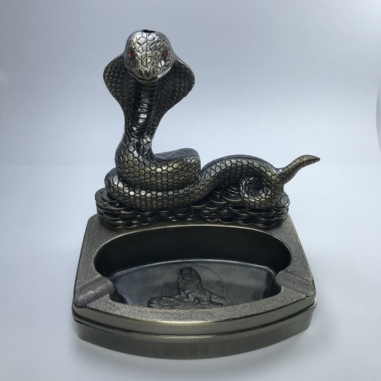 Sfy Kobra Figürlü Metal Çakmaklı Masa Küllüğü