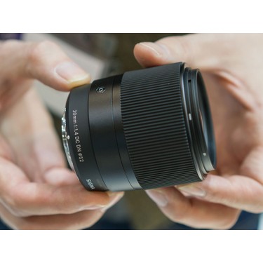 Sigma 30mm F1.4 DC DN Lens Sony E Uyumlu Düşük Işık Per Fiyatı