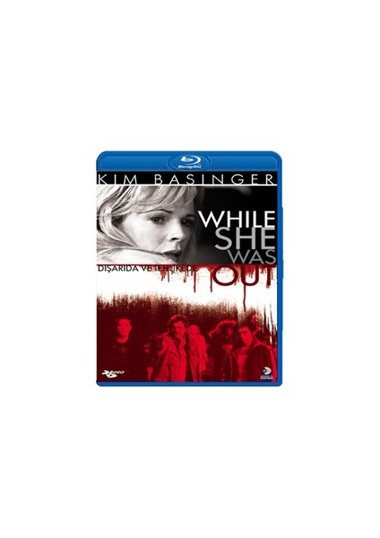 While She Was Out (Dışarıda ve Tehlikede)