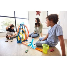Hot Wheels Track Builder Üçlü Çember Aksiyonu Seti, 1:64 Ölçekli Araçlar iİçin GLC96