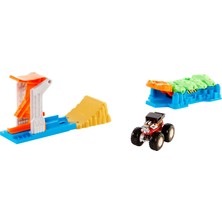 Hot Wheels Monster Trucks Fırlat ve Çarpış Oyun Seti