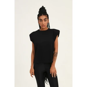 Vatkalı Kolsuz Basic TShirt Siyah