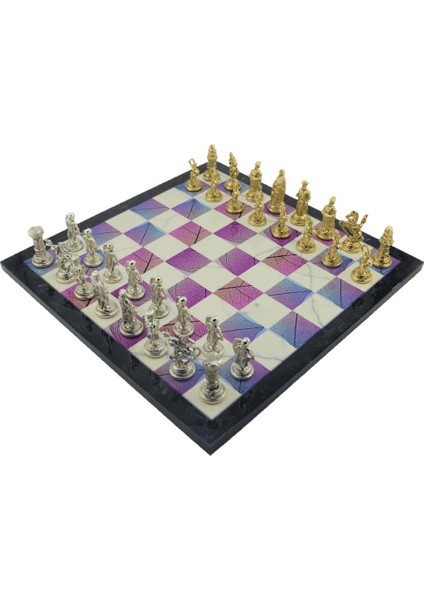 Metal Satranç Takımı Orta Boy Osmanlı Bizans Figürlü Parlak Satranç Taşı ve Mdf Bahar Desenli Satranç Tahtası fırsatları
