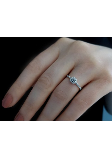 0,75 Karat Prenses Kesim Pırlanta Görünümlü Tektaş Yüzük 0423R0112 fırsatları