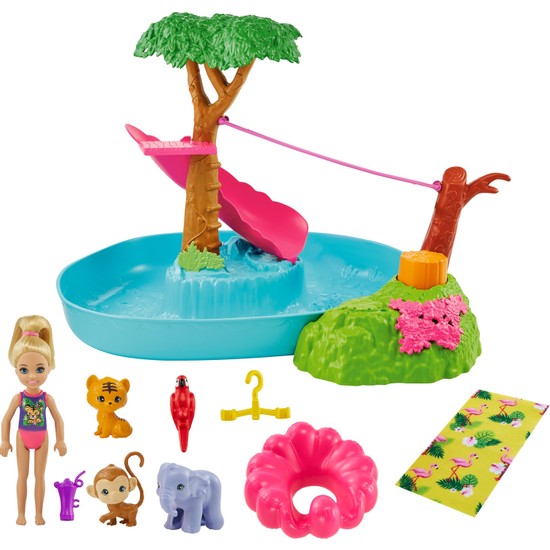 Barbie ve Chelsea "Kayıp Doğum Günü" Havuz Partisi Oyun Seti, Chelsea Bebek (15 cm), 3 Hayvan Figürü, Kaydırak ve Aksesuarları İle GTM85