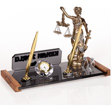 Isimlik Sepeti Isme Özel Avukat Themis Heykelli Masa Isimliği Ofis Si Kristal Isimlik