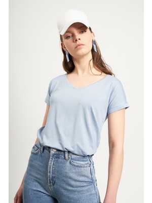 Tena Moda Kadın Mavi V Yaka Geniş Salaş Tişört