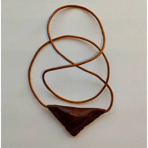 Maraş Market Üçgen Deri Cevşen ( Nar Kırmızı)