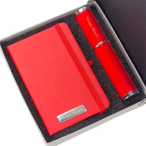 Hediye Rengi Isme Özel Kırmızı Defter ve Silindir Kutulu Tükenmez Kalem Seti