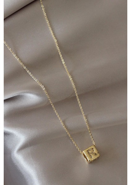 Küp Model Gold Renk Zirkon Taşlı R Harfli Kolye