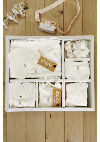 Kız Bebek Fransız Dantelli Lüks 10 Lu Hastane Çıkışı Defne Sabunlu Yenidoğan Set