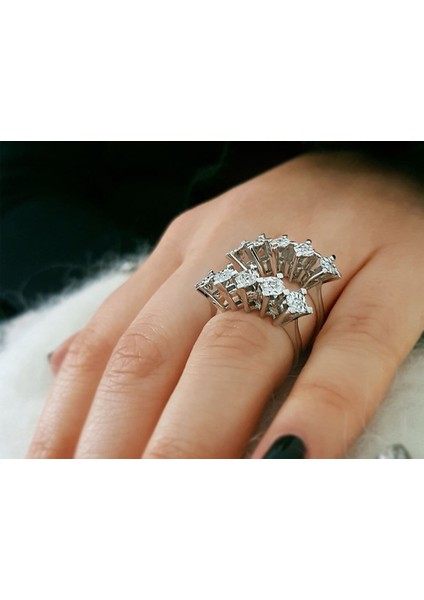 1,25 Karat Görünümlü Pırlanta 5 Taş Yüzük 0423R0123
