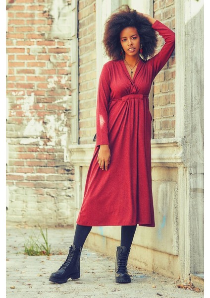 Ön Roba Detaylı Bağcıklı V Yaka Kışlık Elbise