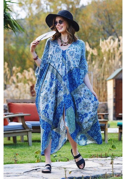 Otantik Desenli Sırt Dekolteli Uzun Elbise