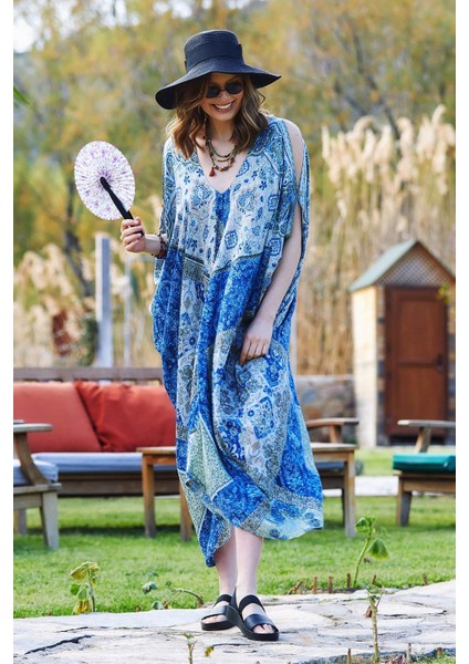 Otantik Desenli Sırt Dekolteli Uzun Elbise fiyatları