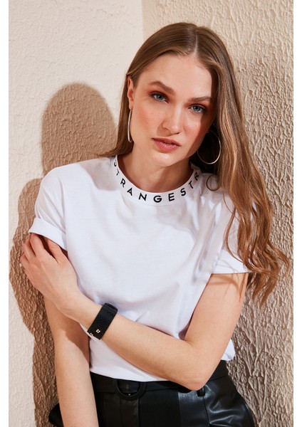 Yakası Baskılı Bisiklet Yaka Basic Örme Tshirt Kadın Tshirt 5864054
