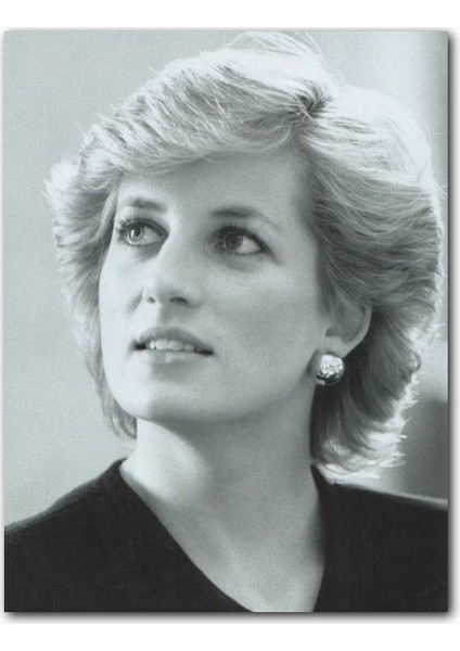 Ahşap Tablo Princess Diana Kısa Saç ve Küpeli Fotoğrafı