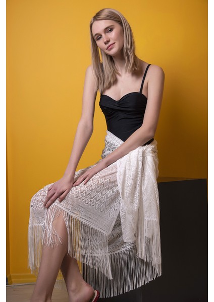 Désir Beyaz Dantel Püsküllü Belden Bağlamalı Pareo