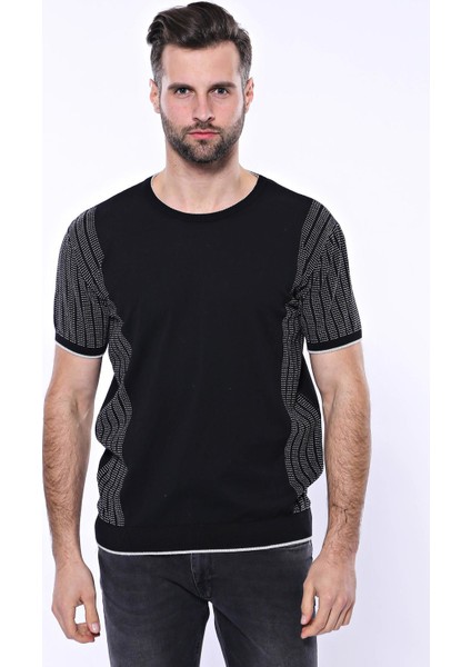 Erkek Slimf Fit Bisiklet Yaka Kenarları Desenli Tişört