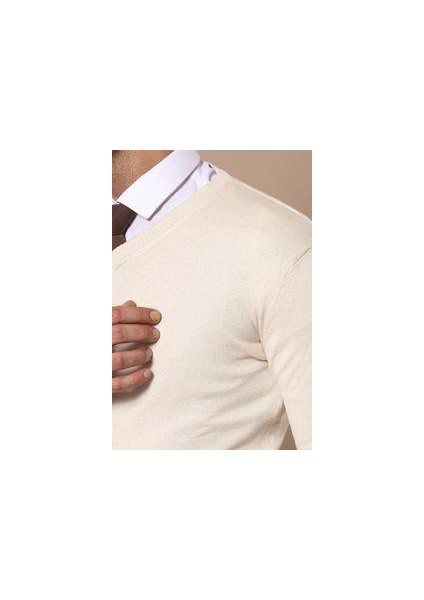 Erkek Slim Fit Desensiz Pamuk V Yaka Triko