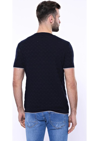 Erkek Slim Fit Bisiklet Yaka Desenli Pamuk Tişört fiyatları