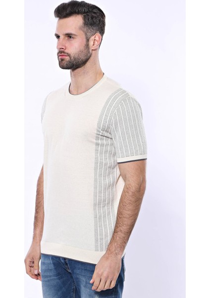 Erkek Slimf Fit Bisiklet Yaka Kenarları Desenli Tişört fiyatları