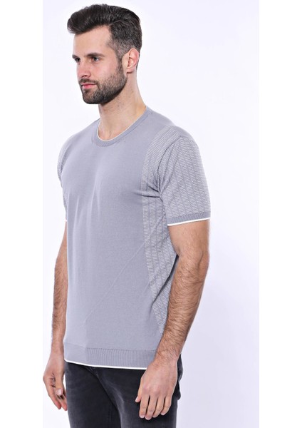 Erkek Slimf Fit Bisiklet Yaka Kenarları Desenli Tişört modelleri