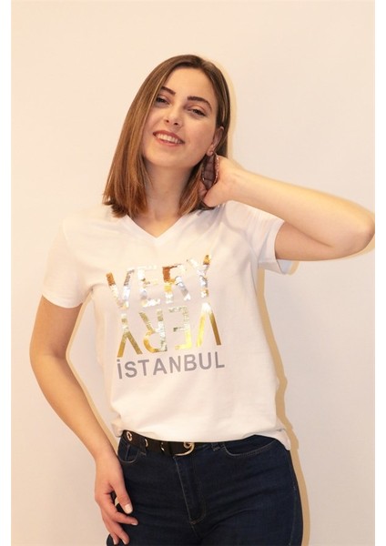 Kadın V Yaka Beyaz T-Shirt