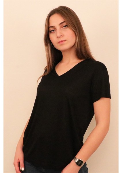 Kadın V Yaka Siyah T-Shirt
