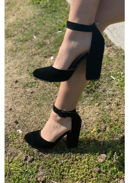 Siyah Süet Tokalı Kadın Ayakkabı modelleri