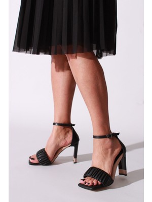 Rovigo Plus Siyah Cilt Kadın Topuklu Ayakkabı
