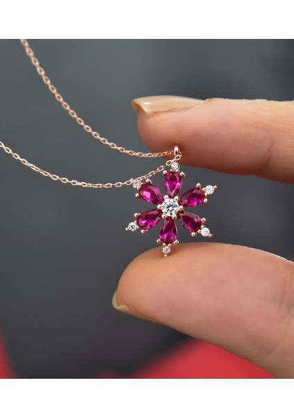 925 Ayar Gümüş Taşlı Kamelya Çiçeği Kadın Kolye fiyatları