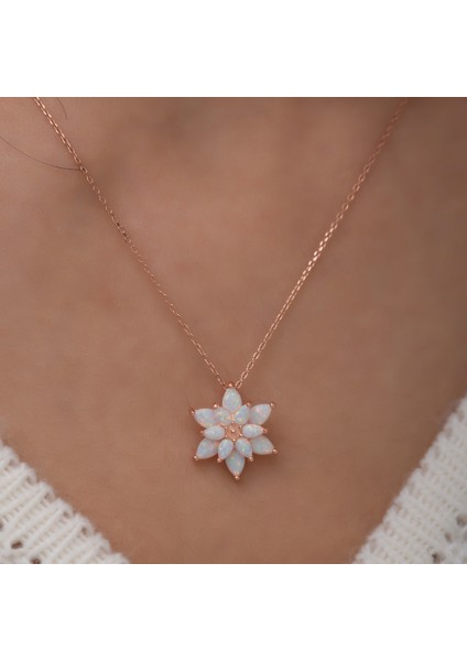 925 Ayar Opal Taşlı Gümüş Lotus Kolye