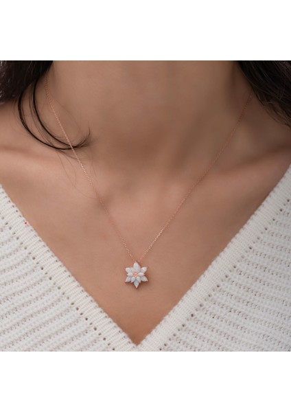 925 Ayar Opal Taşlı Gümüş Lotus Kolye modelleri