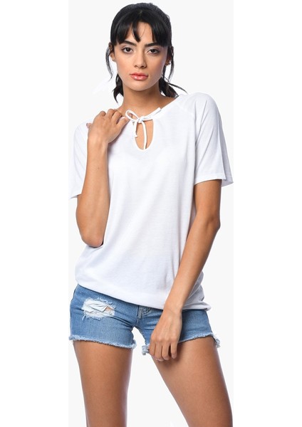 Arkası Kalp Baskılı, Yakası Bağlamalı Kısa Kollu T-Shirt - Beyaz Beyaz - S
