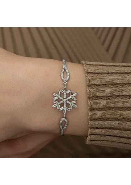 Baget Taşlı Kar Tanesi Gümüş Bileklik fırsatları