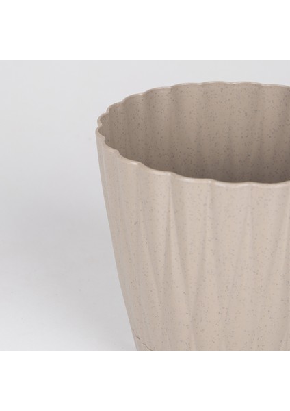 Plastik Istiridye Saksı No:1 Bej 0,9 Litre 12X11 cm
