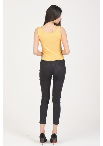 Sarı Düğmeli Kolsuz Kadın T-Shirt