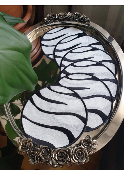 Zebra Desen Nakışlı Gardenya Keten Kumaş Kokteyl Peçetesi, Bardak Altlığı 6'lı Set