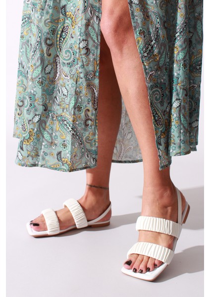 Plus Beyaz Cilt Kadın Sandalet