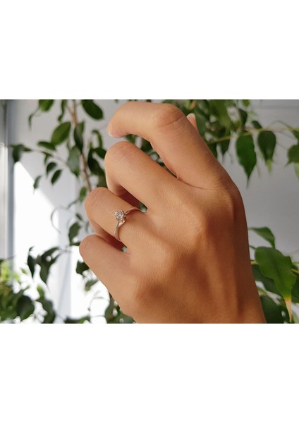G Renk 0,28 Karat Pırlanta Tektaş Yüzük 0417R0093 fırsatları