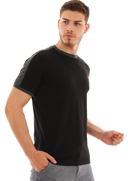 Erkek T-Siyah fırsatları