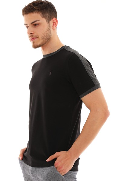 Erkek T-Siyah indirimleri