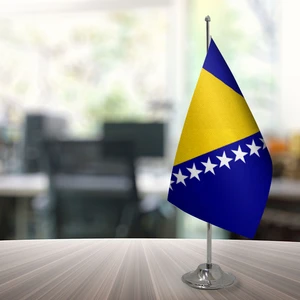 Bosna Hersek Masa Bayrağı Direksiz 15 x 22,5 cm