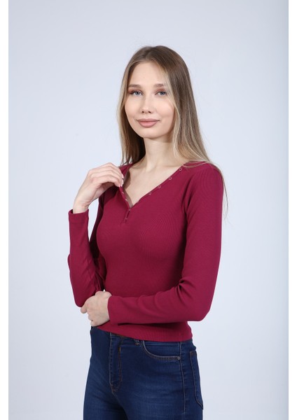 Kadın Mürdüm Yakası Çıtçıt Detaylı Uzun Kol T-Shirt