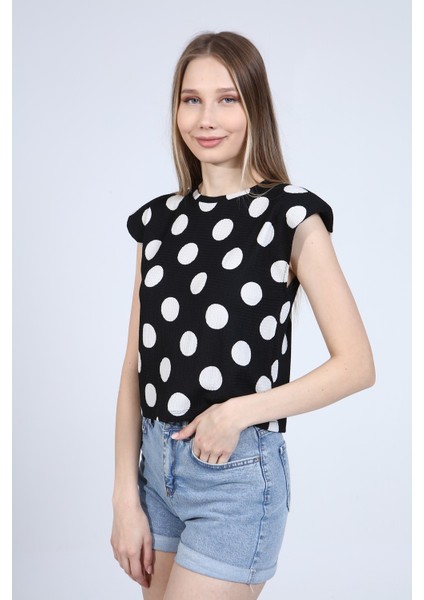 Kadın Beyaz Puantiyeli Vatkalı T-Shirt modelleri